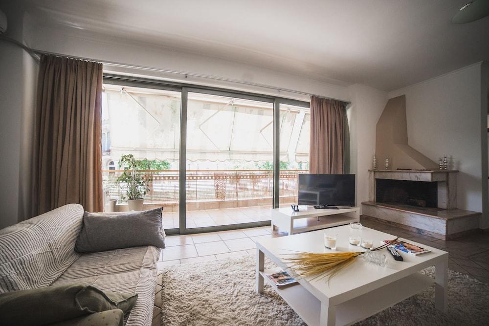 Nefeli City Apartments Patras Exterior photo